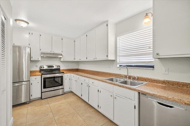 Building Photo - 898 Meginnis Ln