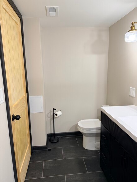 Building Photo - 2050 W Cullerton St