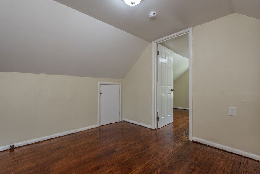 Building Photo - 6325 Jefferson Ave