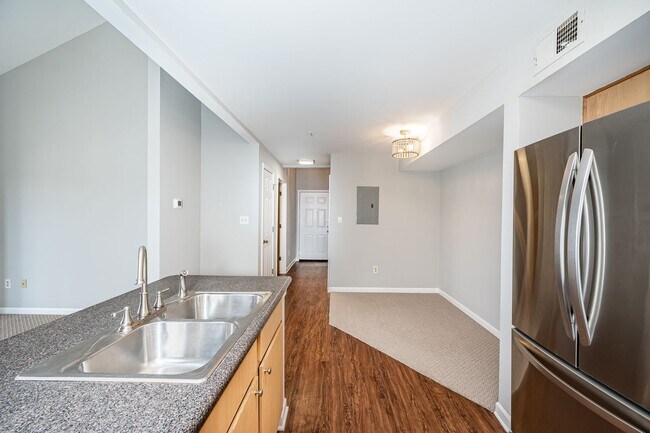 Building Photo - Midlothian Condo Available For Immediate Move In