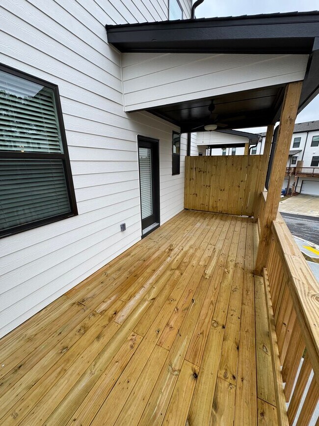 Building Photo - Beautiful 4 bed 3.5 Bath Home in Heart of Lawrenceville!