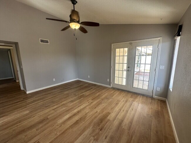 Building Photo - 4907 W McRae Way