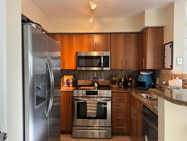 Building Photo - 1020 Crystal Way