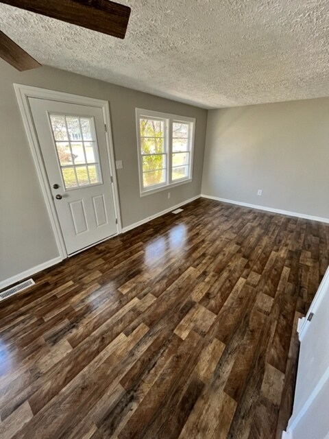 Building Photo - 1701 Catherine Dr