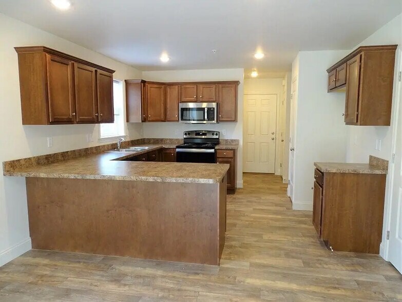 Building Photo - 256 Wildflower Dr