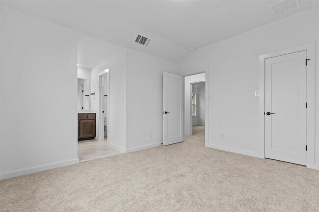 Building Photo - 547 Billowing Way