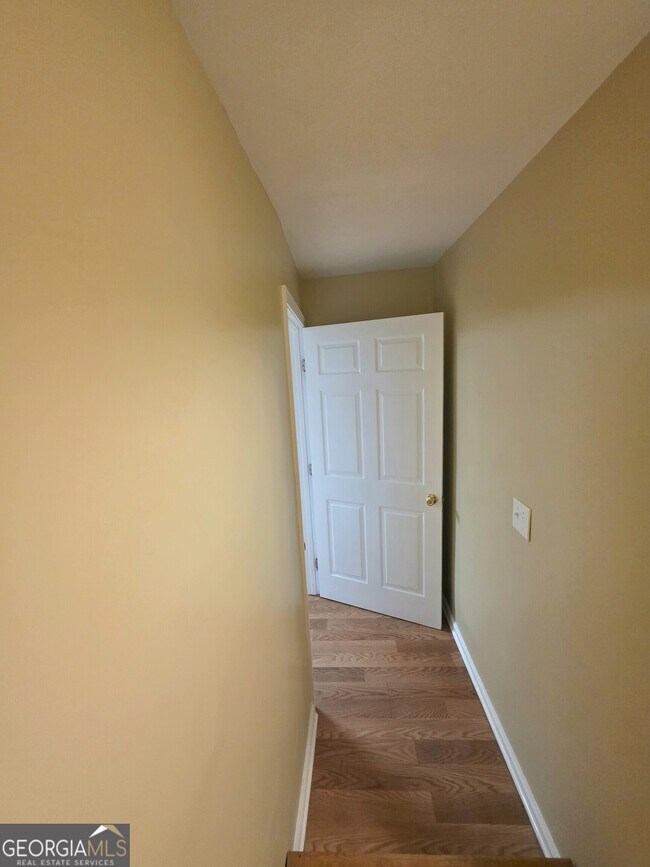 Building Photo - 186 S Red Oak Way