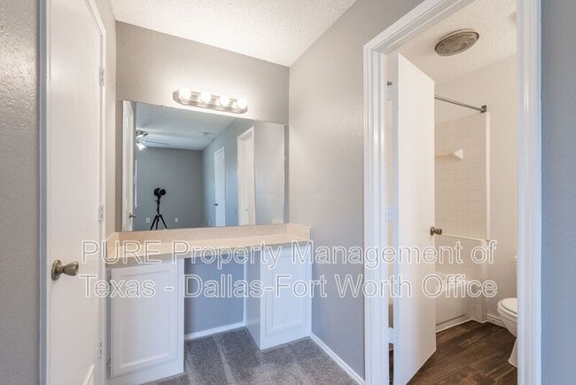 Building Photo - 731 Bluebonnet Dr