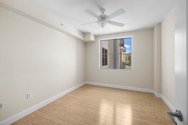 Building Photo - 1830 Radius Dr