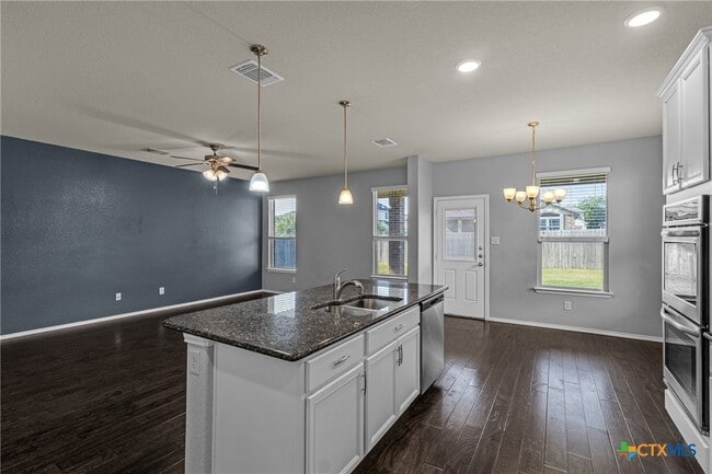 Building Photo - 1310 Stonewall Ridge