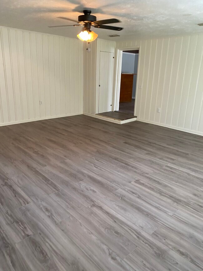 Building Photo - Cactus/Block - 2602