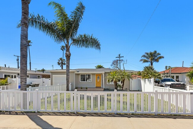 Building Photo - Single Family Home with AC and fenced fron...