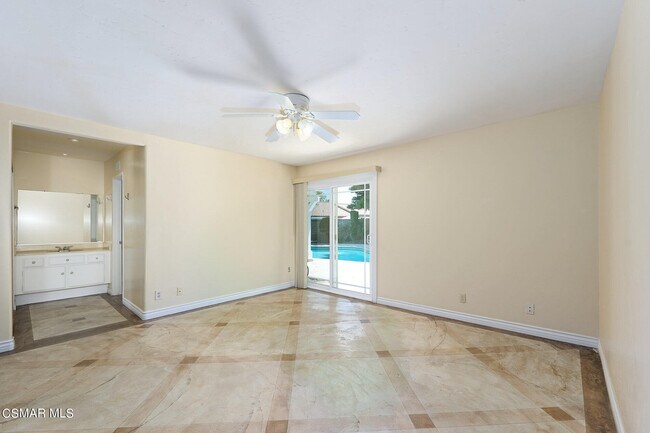 Building Photo - 208 Deerwalk Pl