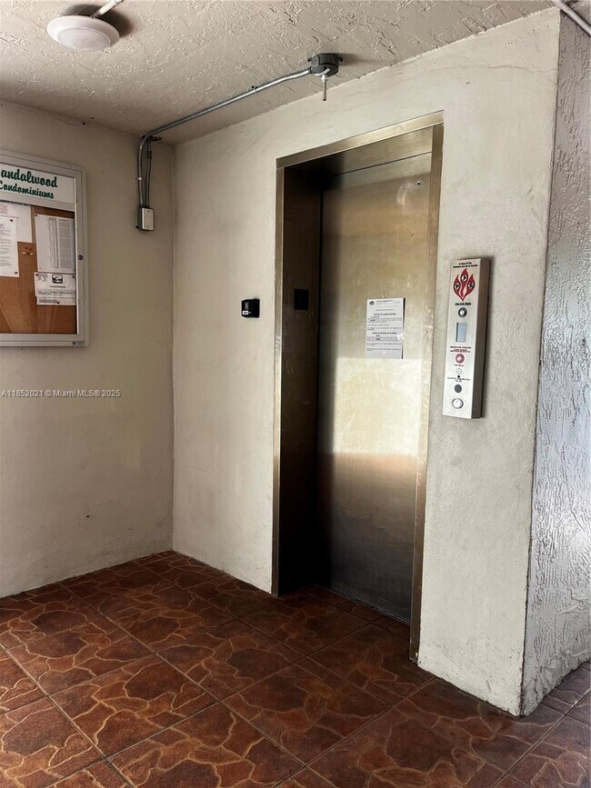 Building Photo - 802 NW 87th Ave