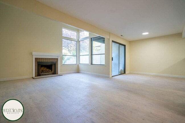 Building Photo - 2705 Subec Ln