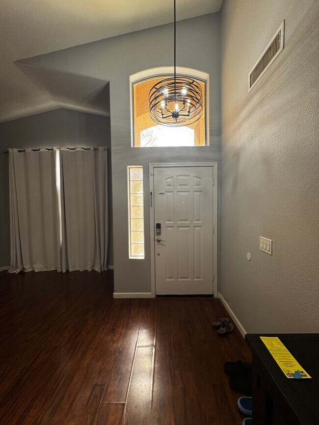 Building Photo - 4 BEDROOM WITH POOL IN DYNAMITE RANCH