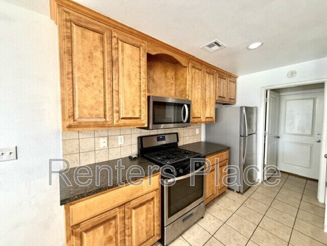 Building Photo - 2006 W J St