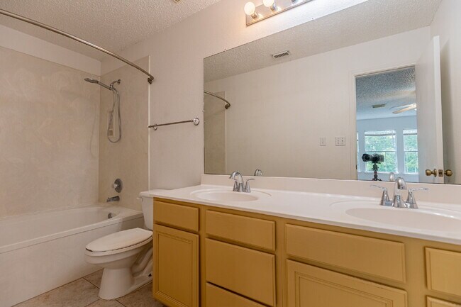 Building Photo - 491 Emerald Fields Ln