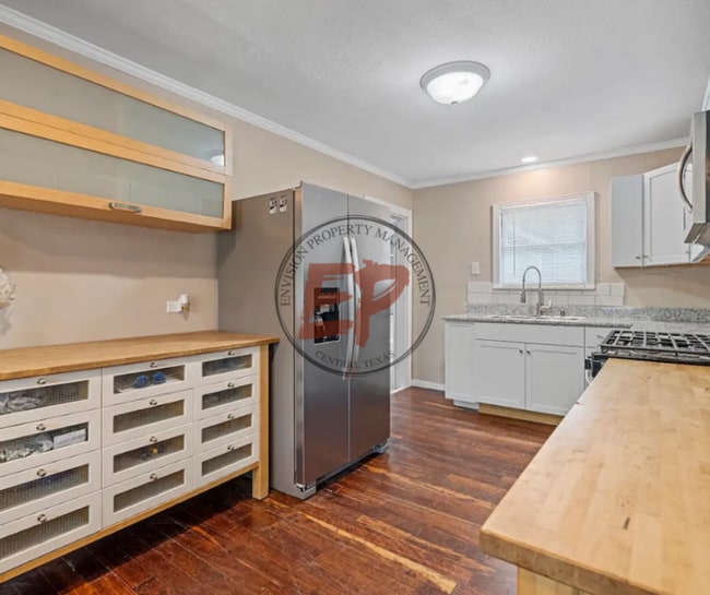 Building Photo - 3804 Parkwood St