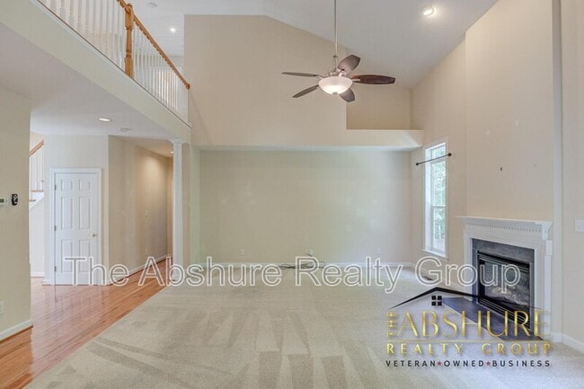 Building Photo - 1410 Fairfax Woods Dr