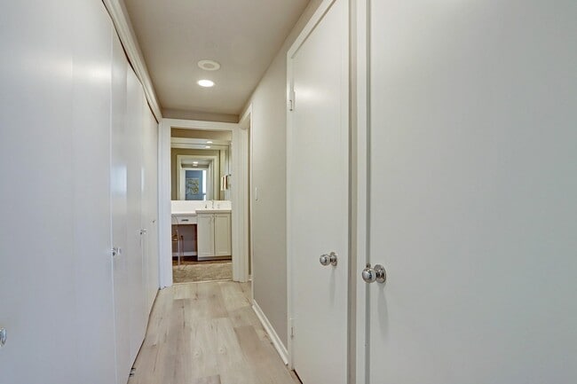 Building Photo - 5100 San Felipe St