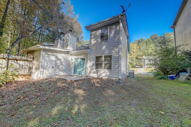 Building Photo - 3 bedroom End Unit Townhouse in Smyrna