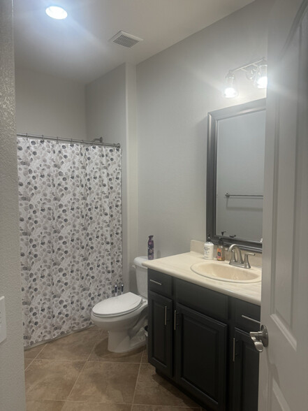 Building Photo - 2489 Black River Falls Dr