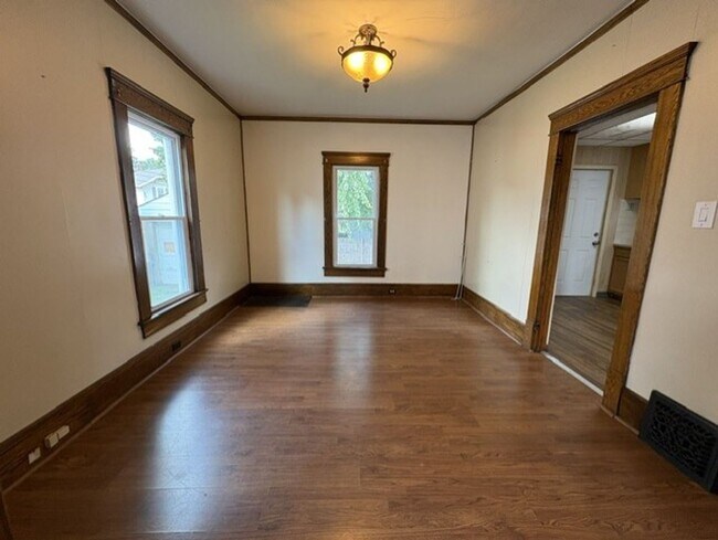 Building Photo - 1059 Wooster Rd W