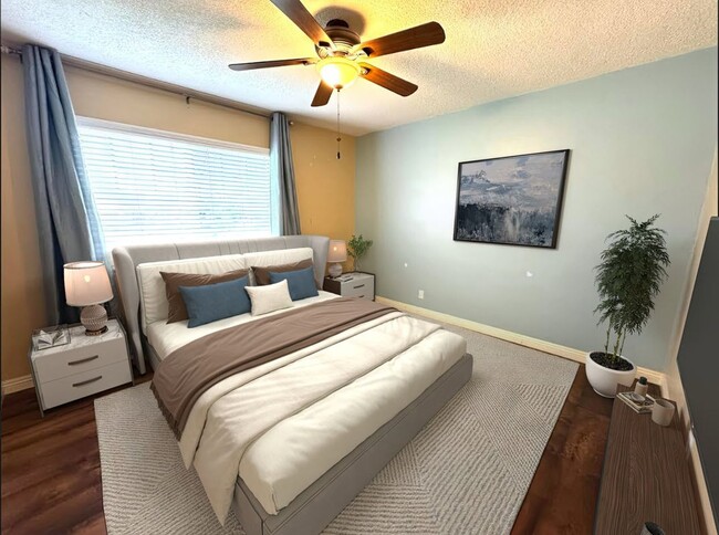 Building Photo - 2057 Royalty Dr