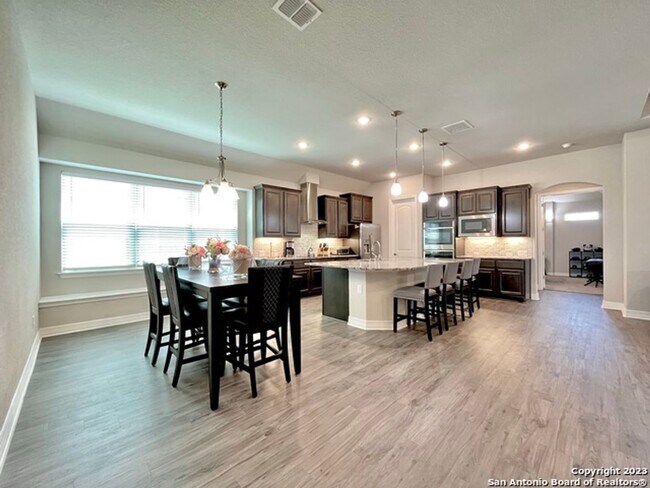 Building Photo - 30527 Setterfeld Cir