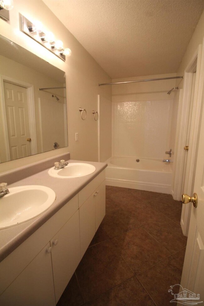 Building Photo - 354 Mizzen Ln