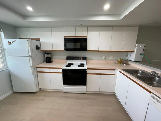 Building Photo - 2320 Terra Ceia Bay Blvd