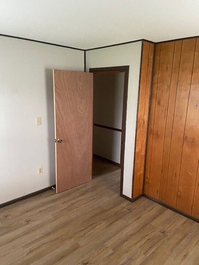 Building Photo - 1328 Bingham Dr