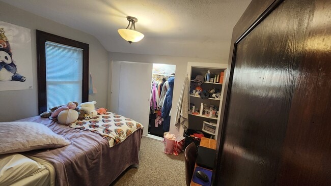 Building Photo - 936 Drake St