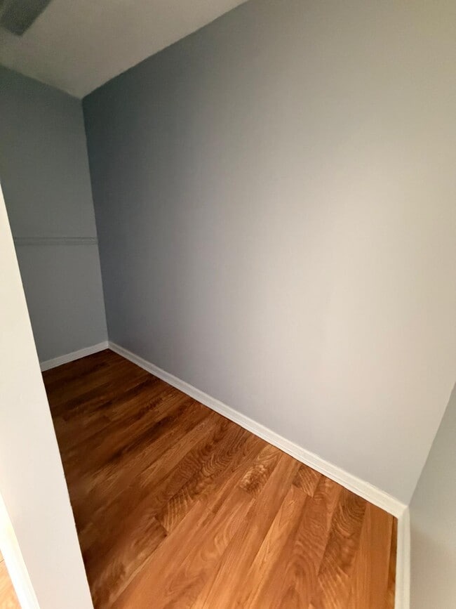 Building Photo - 7840 S Saginaw Ave