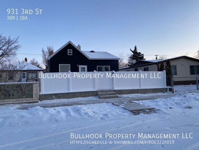 Building Photo - 931 3rd St