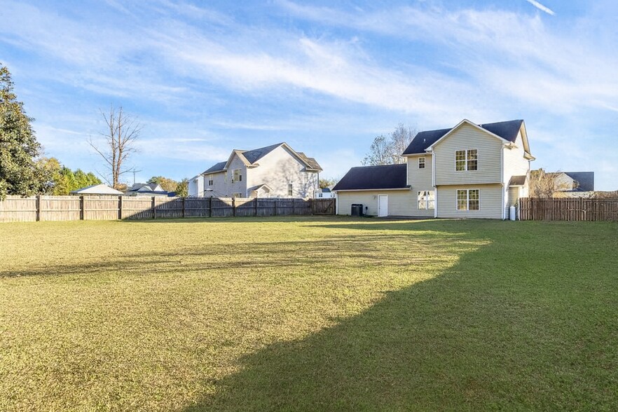 Building Photo - 208 Yearling Loop