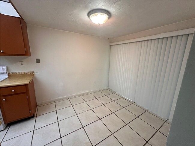 Building Photo - 11604 SW 124th Ct