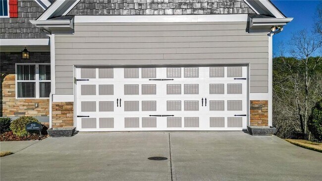 Building Photo - 309 Trappers Bluff