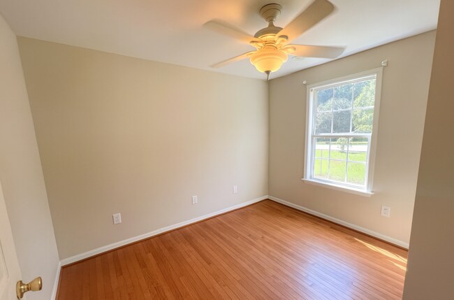 Building Photo - 42802 Higgs Ln