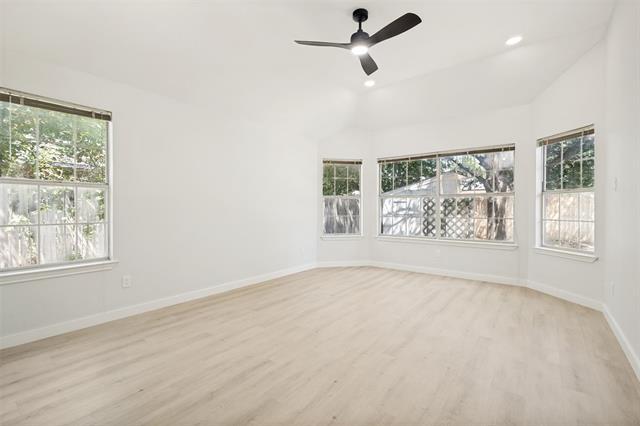 Building Photo - 2112 Carriage Hill