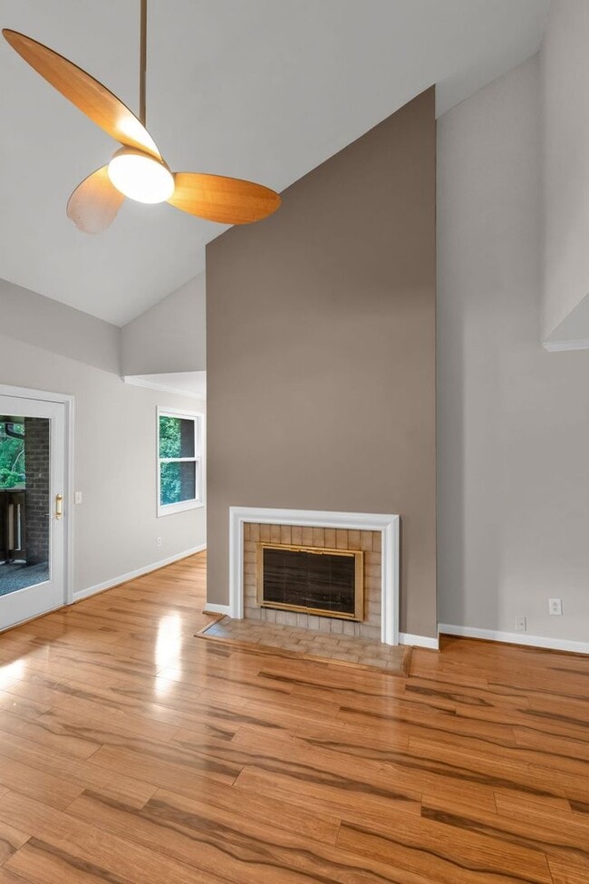 Building Photo - **A RARE FIND - GREEN HILLS CONDO WITH QUI...