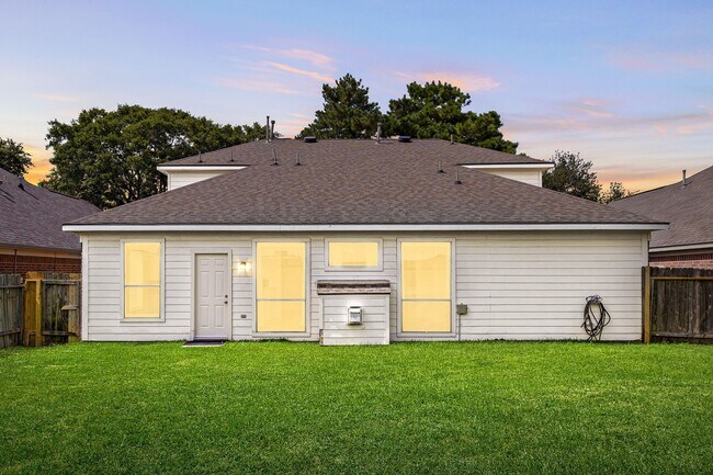 Building Photo - 20307 Wild Berry Dr