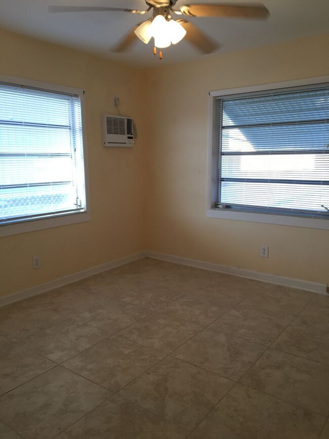 Building Photo - 2679 Nelson Dr