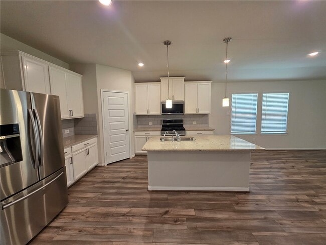 Building Photo - 2011 Cherryvale Dr