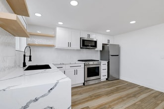 Building Photo - This unit offers a cozy and private 1-bedr...