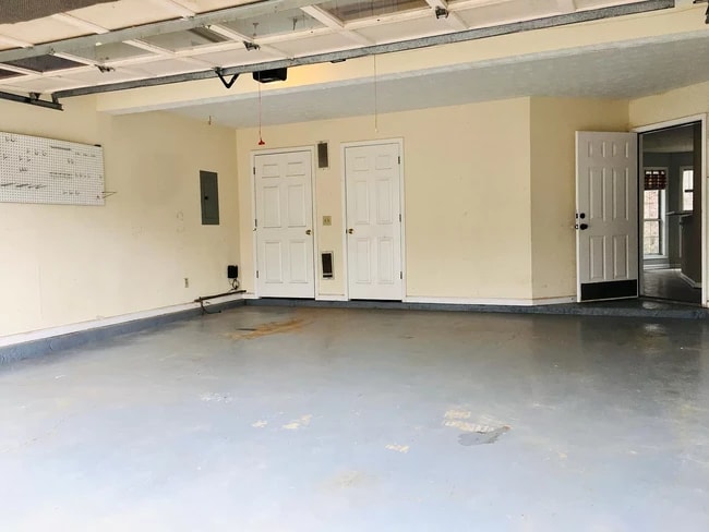 Building Photo - 680 Suwanee Lakes Cir