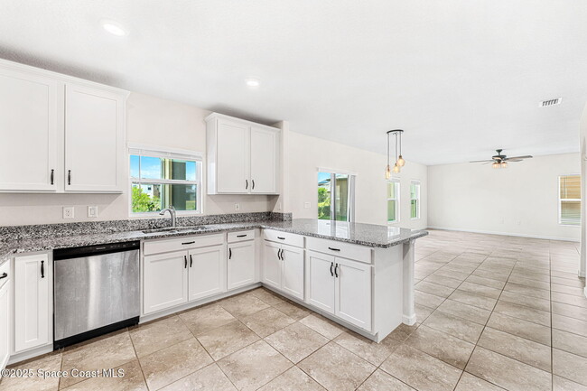 Building Photo - 4122 Moccasin Dr