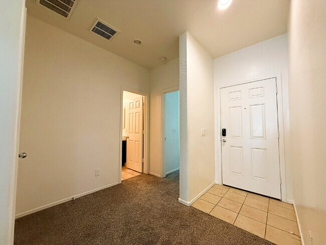 Building Photo - "Charming 3-Bedroom Oasis with 2 Baths & S...