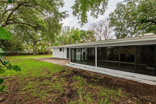 Building Photo - 12725 SW 80th Ave